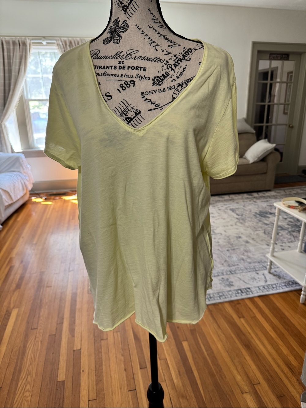 Cloth & Stone Anthropologie Yellow Raw Hem V-Neck Tee XL